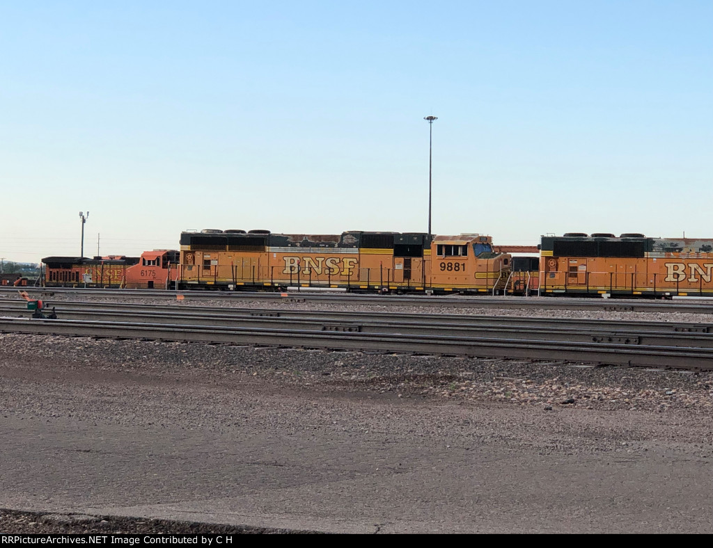 BNSF 9881